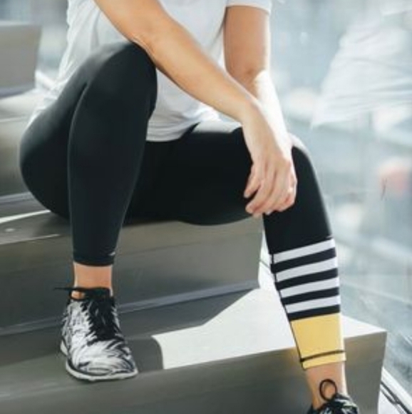 Bumblebee Light n Tight Hi-Rise 7/8 24" leggings - Picture 6 of 7